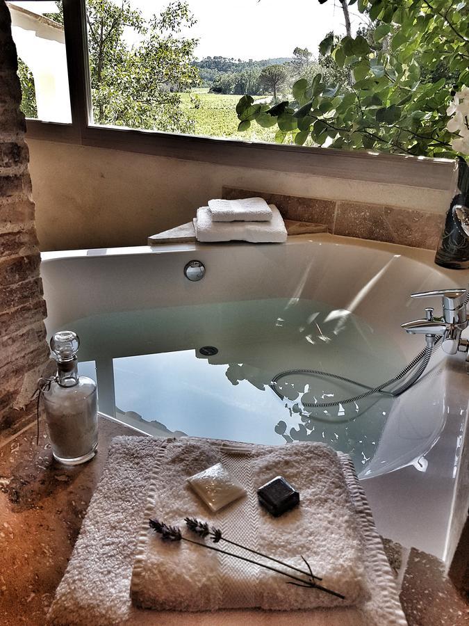 Le Domaine Saint Martin Bed & Breakfast Flassans-sur-Issole Ngoại thất bức ảnh